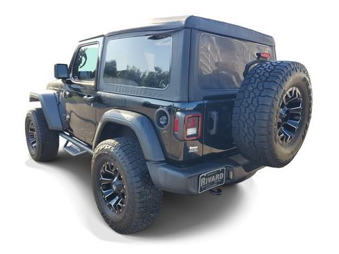 Used 2022 Jeep Wrangler Sport AWD/4WD image 3