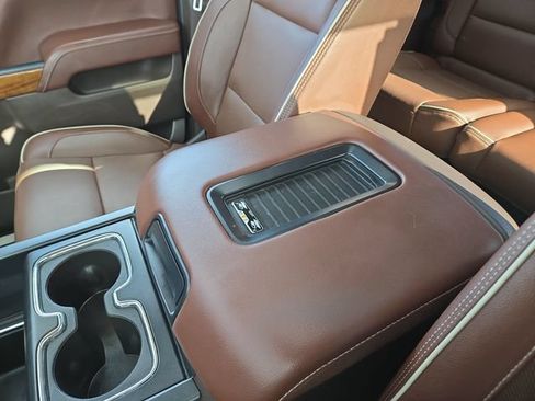 Used 2018 Chevrolet Silverado 1500 High Country AWD/4WD image 22