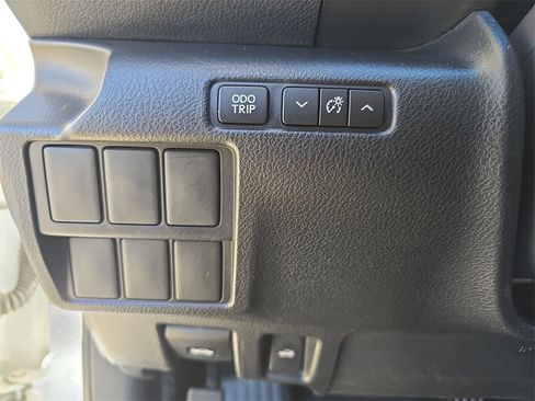 Used 2016 Lexus IS 300 AWD image 26