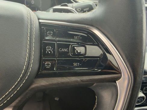 Used 2021 Jeep Grand Cherokee L Overland w/ Luxury Tech Group IV AWD/4WD image 11
