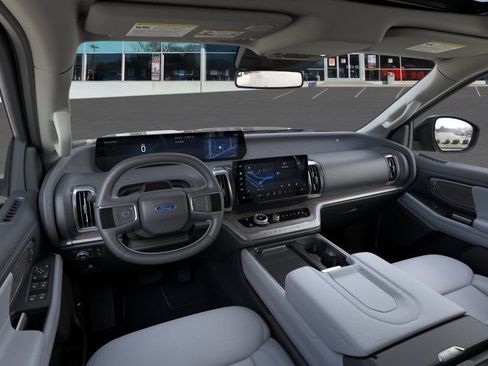 New 2026 Ford Expedition Platinum w/ Platinum Ultimate Package AWD/4WD image 16