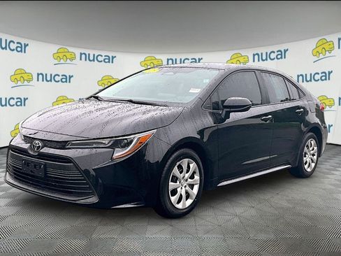 Used 2025 Toyota Corolla LE FWD image 3