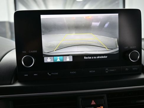 Used 2023 Honda Pilot LX image 19