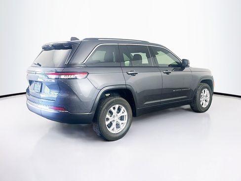 Used 2023 Jeep Grand Cherokee Limited w/ Luxury Tech Group II AWD/4WD image 9