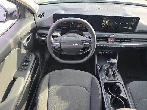 New 2025 Kia K4 LXS image 22