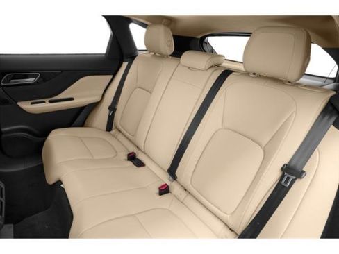 Used 2018 Jaguar F-PACE Prestige image 13
