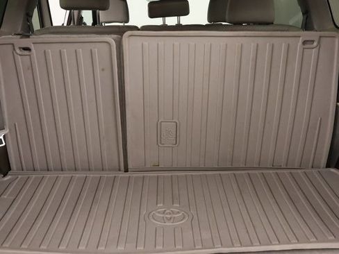 Used 2017 Toyota Highlander LE FWD image 24
