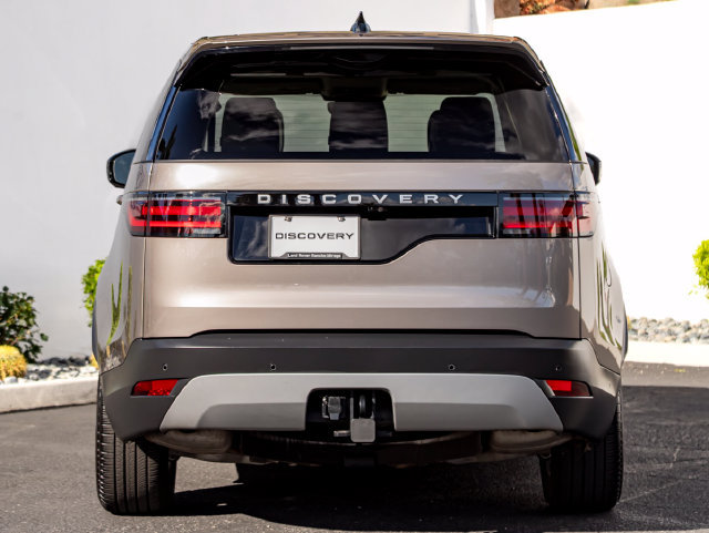Used 2025 Land Rover Discovery S AWD/4WD image 8
