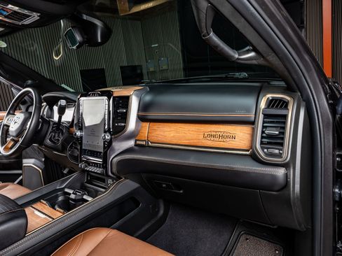 Used 2024 RAM 3500 Limited w/ Towing Technology Group image 17