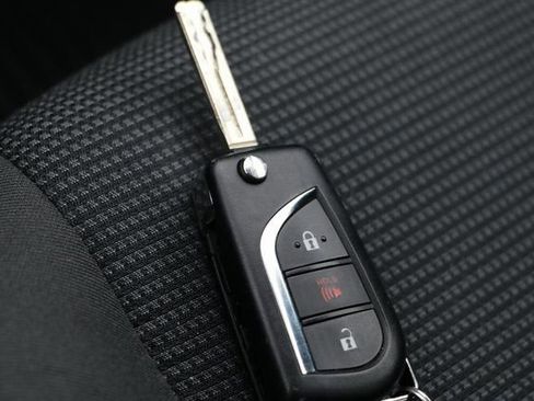 Used 2023 Toyota RAV4 LE image 28