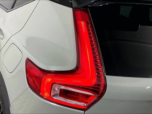 Used 2023 Volvo XC40 Recharge Ultimate AWD/4WD image 28