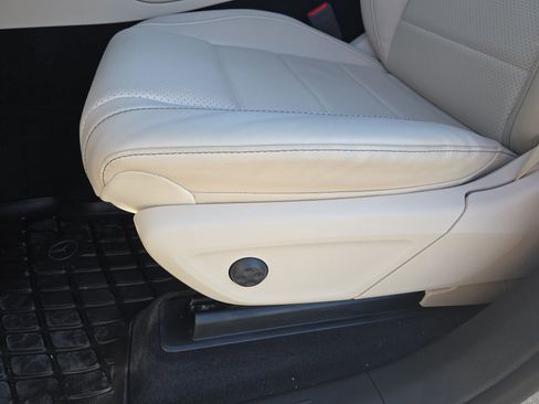 Used 2023 Mercedes-Benz GLE 350 4MATIC image 28