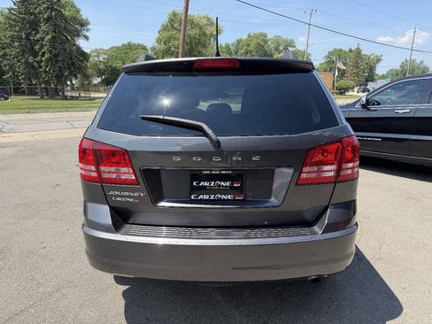 Used 2018 Dodge Journey SE w/ Connectivity Group FWD image 5