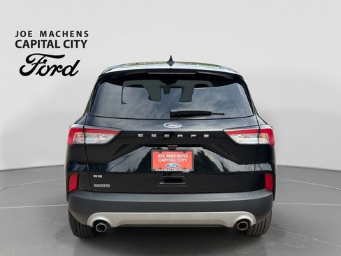 Used 2022 Ford Escape SE w/ Cold Weather Package FWD image 6