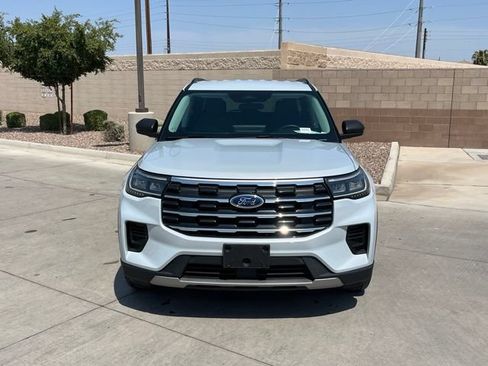 Used 2025 Ford Explorer Active RWD image 4
