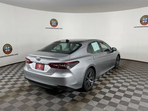 Used 2022 Toyota Camry XLE FWD image 18