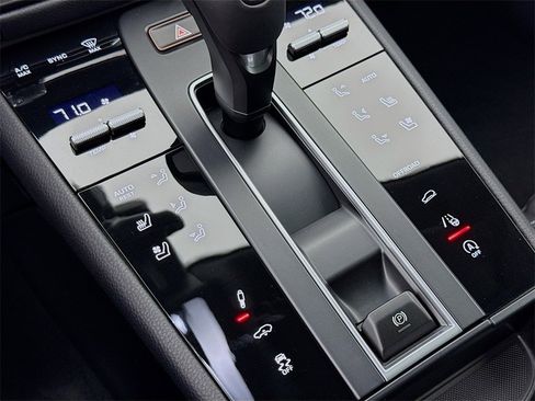 New 2026 Porsche Macan S image 22