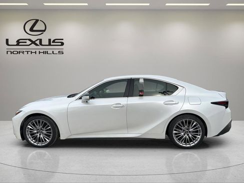 Certified 2022 Lexus IS 300 AWD w/ Premium Package image 9