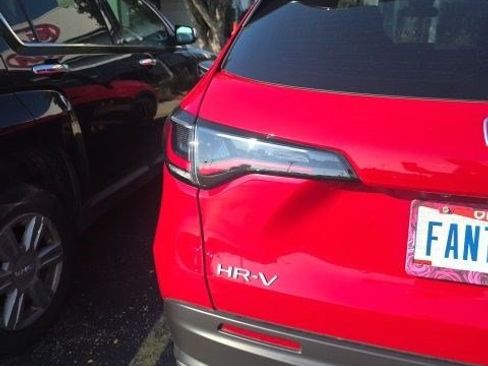 Used 2025 Honda HR-V Sport image 6