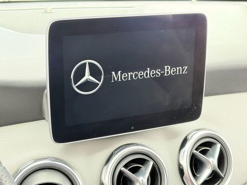 Used 2020 Mercedes-Benz GLA 250 image 25