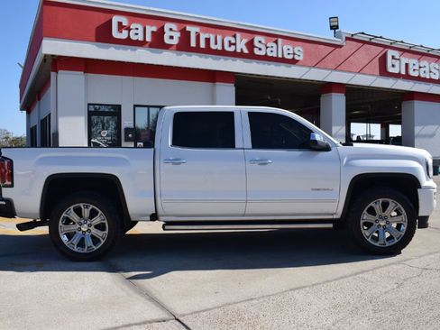 Used 2018 GMC Sierra 1500 Denali w/ Denali Ultimate Package image 2