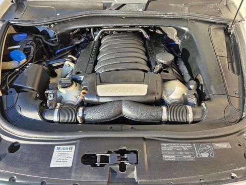Used 2009 Porsche Cayenne S image 18