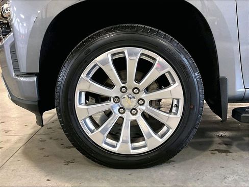 Used 2022 Chevrolet Silverado 1500 High Country w/ Technology Package AWD/4WD image 7