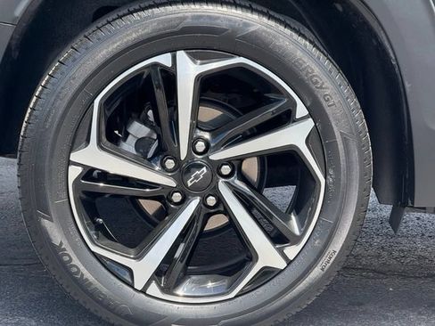Used 2022 Chevrolet TrailBlazer RS w/ Technology Package AWD/4WD image 9