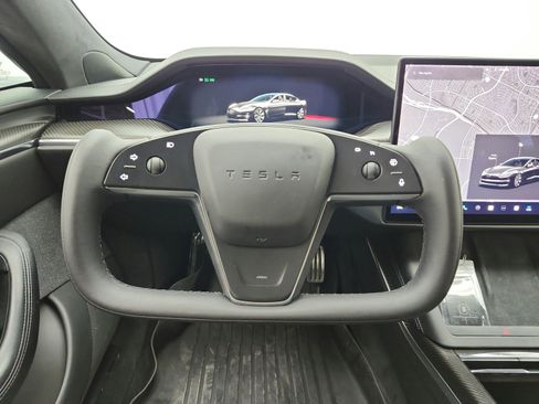 Used 2022 Tesla Model S Plaid image 7