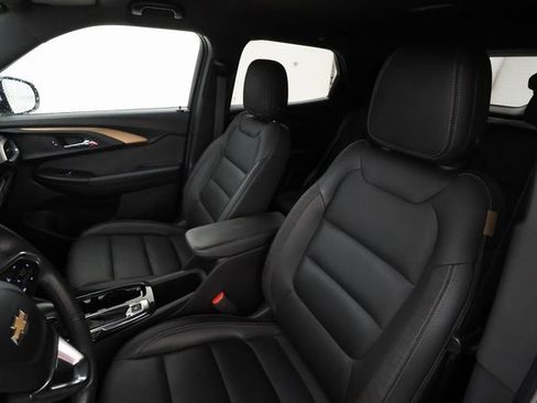 Used 2022 Chevrolet TrailBlazer ACTIV w/ Technology Package image 11
