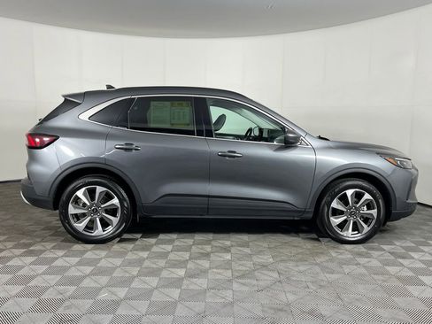 Used 2025 Ford Escape Platinum AWD/4WD image 5