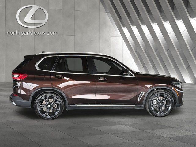 Used 2019 BMW X5 xDrive40i w/ Convenience Package AWD/4WD image 4