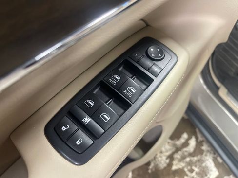 Used 2016 Jeep Grand Cherokee Limited w/ Trailer Tow Group IV AWD/4WD image 16