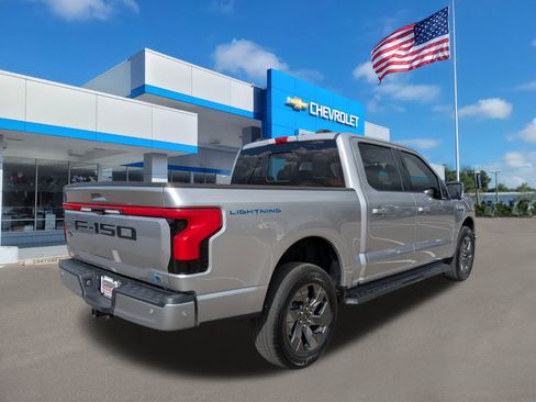 Used 2023 Ford F150 Lightning Lariat w/ Max Trailer Tow Package image 4