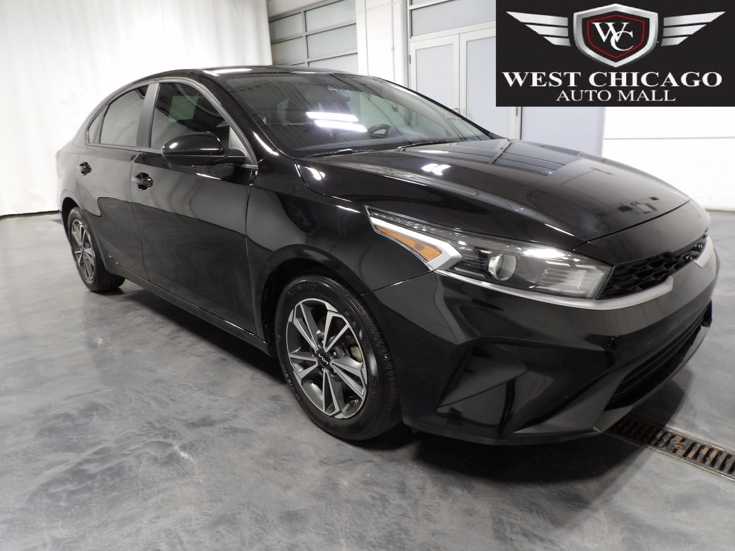 Used 2023 Kia Forte LXS FWD image 1