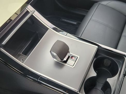 Used 2026 Land Rover Range Rover Velar S image 19