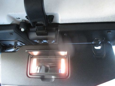 Used 2023 Jeep Gladiator Overland image 27