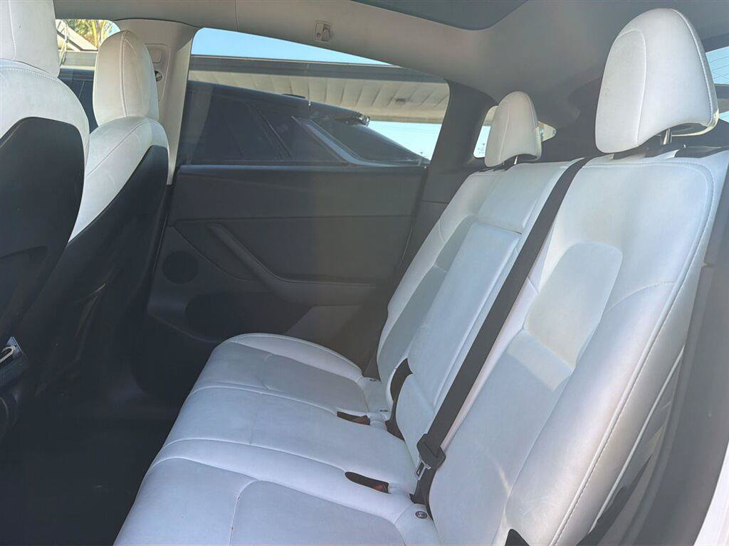 Used 2022 Tesla Model Y Long Range AWD/4WD image 7
