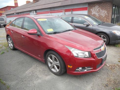 Used 2014 Chevrolet Cruze LT w/ Sun, Sound and Sport Package FWD image 2