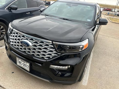 Used 2023 Ford Explorer Platinum w/ Technology Package AWD/4WD image 1