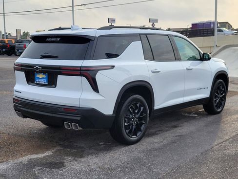 New 2026 Chevrolet Traverse LT w/ Midnight/Sport Edition FWD image 5