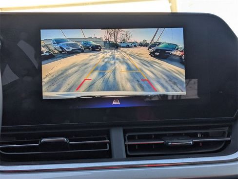 Used 2025 Chevrolet Trax LT w/ LT Convenience Package image 19