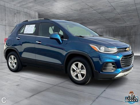 Used 2020 Chevrolet Trax LT w/ Driver Confidence Package image 5