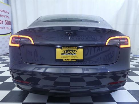 Used 2018 Tesla Model 3 Mid Range image 5