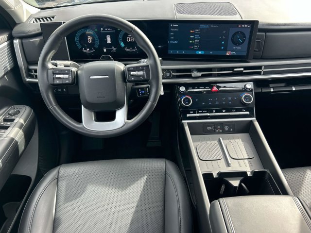 Used 2026 Hyundai Santa Fe SEL FWD image 17