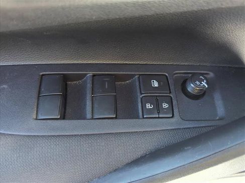 Used 2025 Toyota Corolla LE FWD image 10