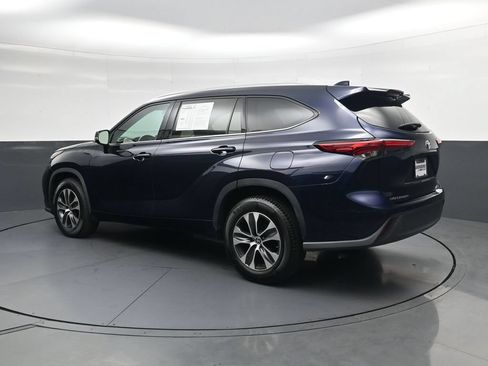 Used 2021 Toyota Highlander XLE FWD image 10