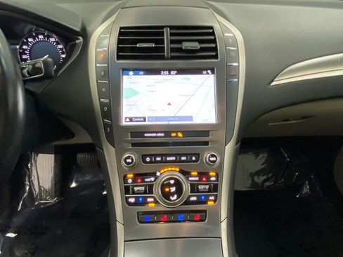 Used 2017 Lincoln MKZ Reserve image 28