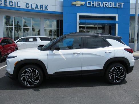 Used 2026 Chevrolet TrailBlazer RS w/ Convenience Package FWD image 2
