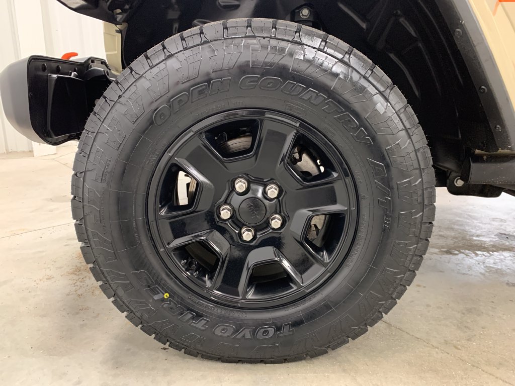 Used 2022 Jeep Gladiator Mojave w/ Cold Weather Group AWD/4WD image 2